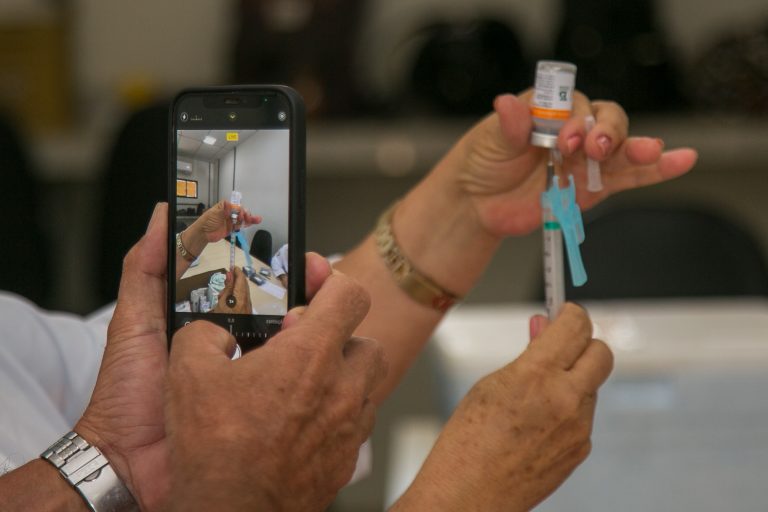 COVID-19: Drive na UFSB para adolescentes com 15 anos ou mais nesta sexta-feira (10)