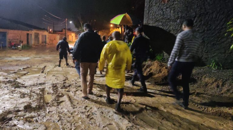 Defesa Civil informa sobre ocorrências nos bairros durante a chuva em Teixeira de Freitas