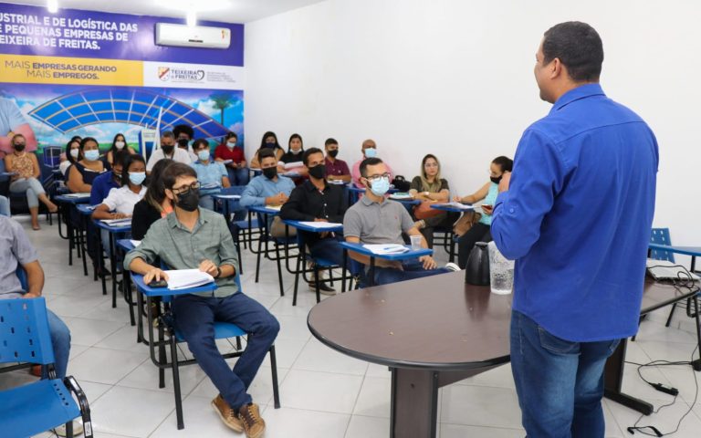 Prefeitura de Teixeira de Freitas realiza treinamento para servidores públicos sobre Rotinas Administrativas