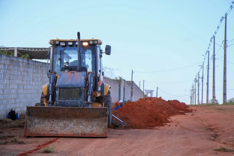 Prefeitura inicia obra de pavimentação no Polo Industrial de Teixeira de Freitas