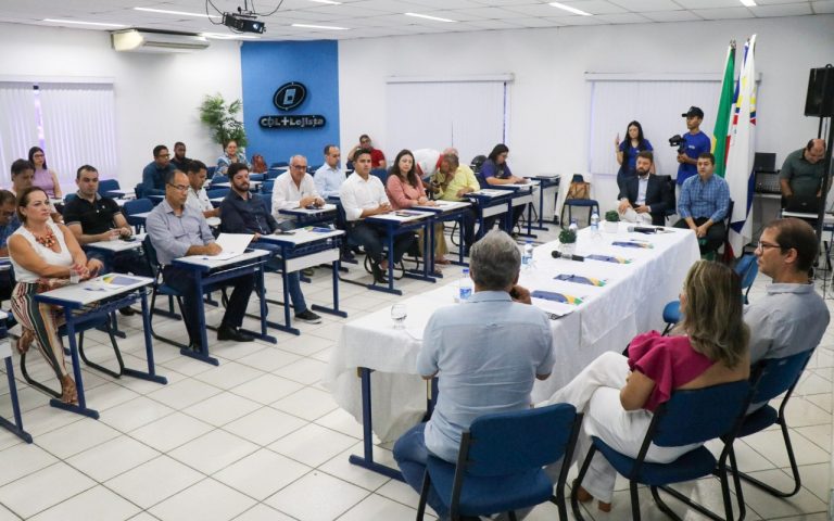 Reunião entre a Prefeitura e setor comercial teixeirense elabora planejamento de ações para 2023