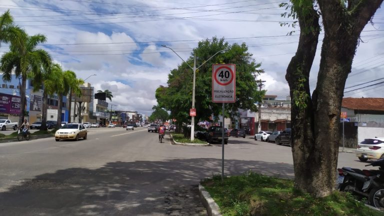 Instalação de redutores de velocidade em Teixeira de Freitas está em fase final; entenda