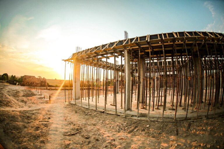 Construção de escola em Teixeira de Freitas avança; veja fotos