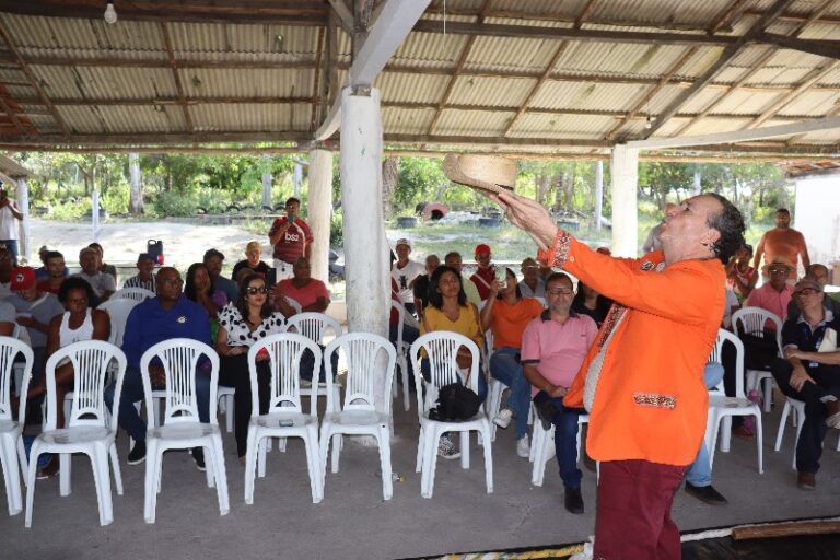 Prefeitura incentiva cooperação e desenvolvimento em comunidade rural através do teatro; confira