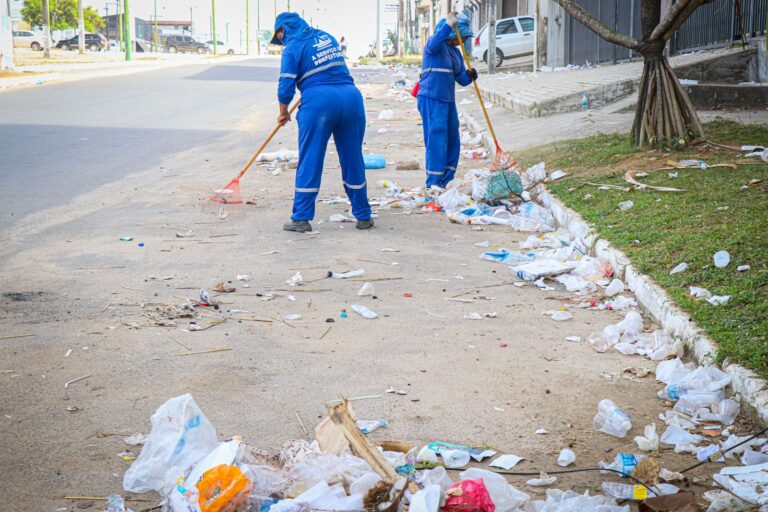 Prefeitura intensifica ações de limpeza após evento na Avenida das Nações