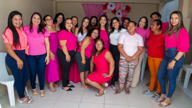 Outubro Rosa: Secretaria de Habitação promove ação de conscientização sobre o câncer de mama