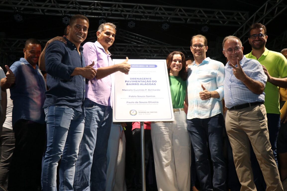 Prefeitura entrega o Resolve Fácil Empresa para os empreendedores