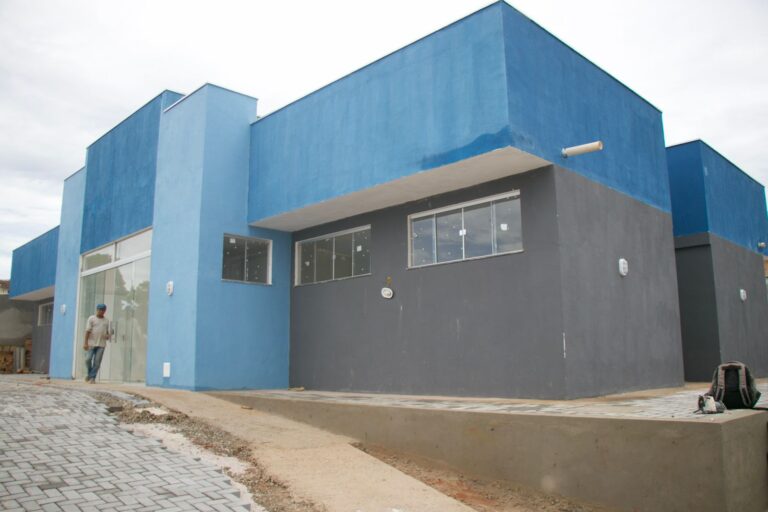 Construção de posto de saúde em Teixeira de Freitas está em fase final