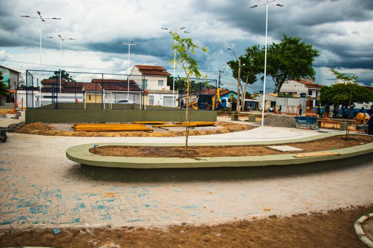 Construção da praça do Santa Rita está na fase final; confira