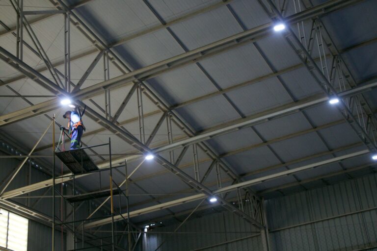 Refletores de LED são instalados no Estação Cidadania