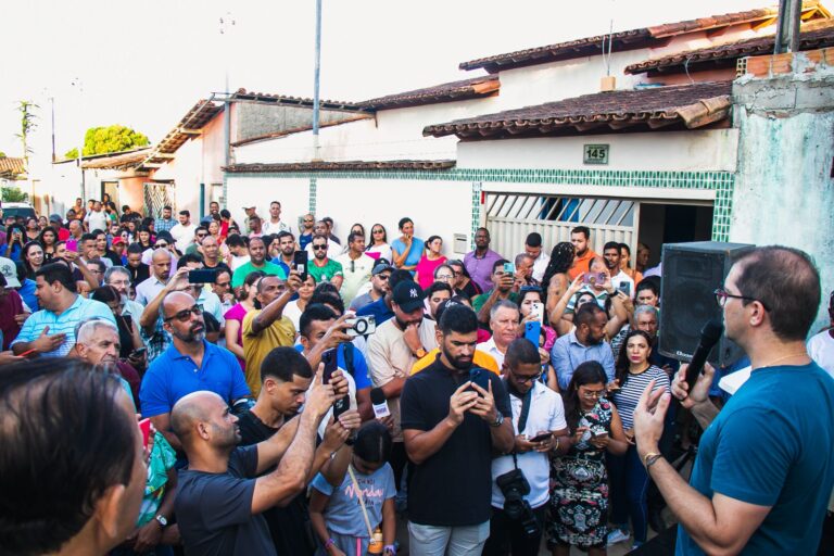 Assinatura da ordem de serviço para microdrenagem e pavimentação do bairro Tancredo Neves ocorreu nesta sexta (02)