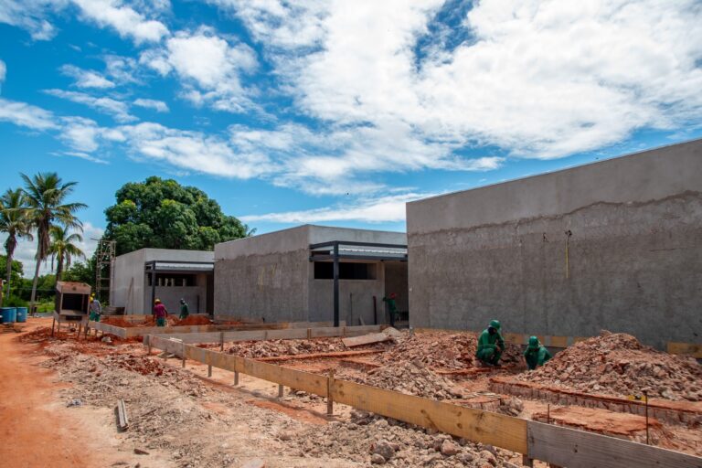 Obra de escola teixeirense avança; veja fotos