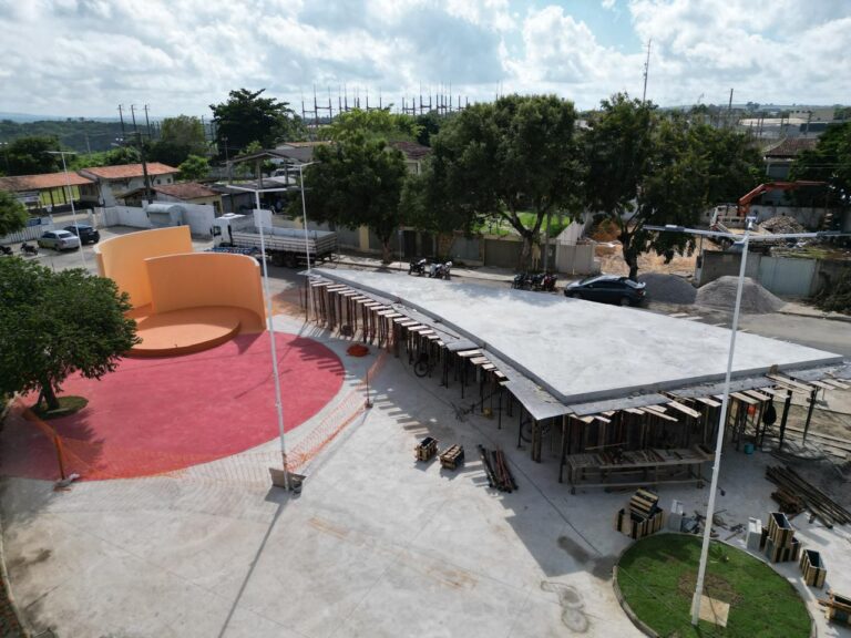 Prefeitura avança com obra da Praça Joana Angélica