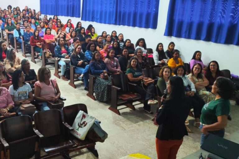 Prefeitura de Teixeira de Freitas investe em formação para a inclusão de estudantes com TEA