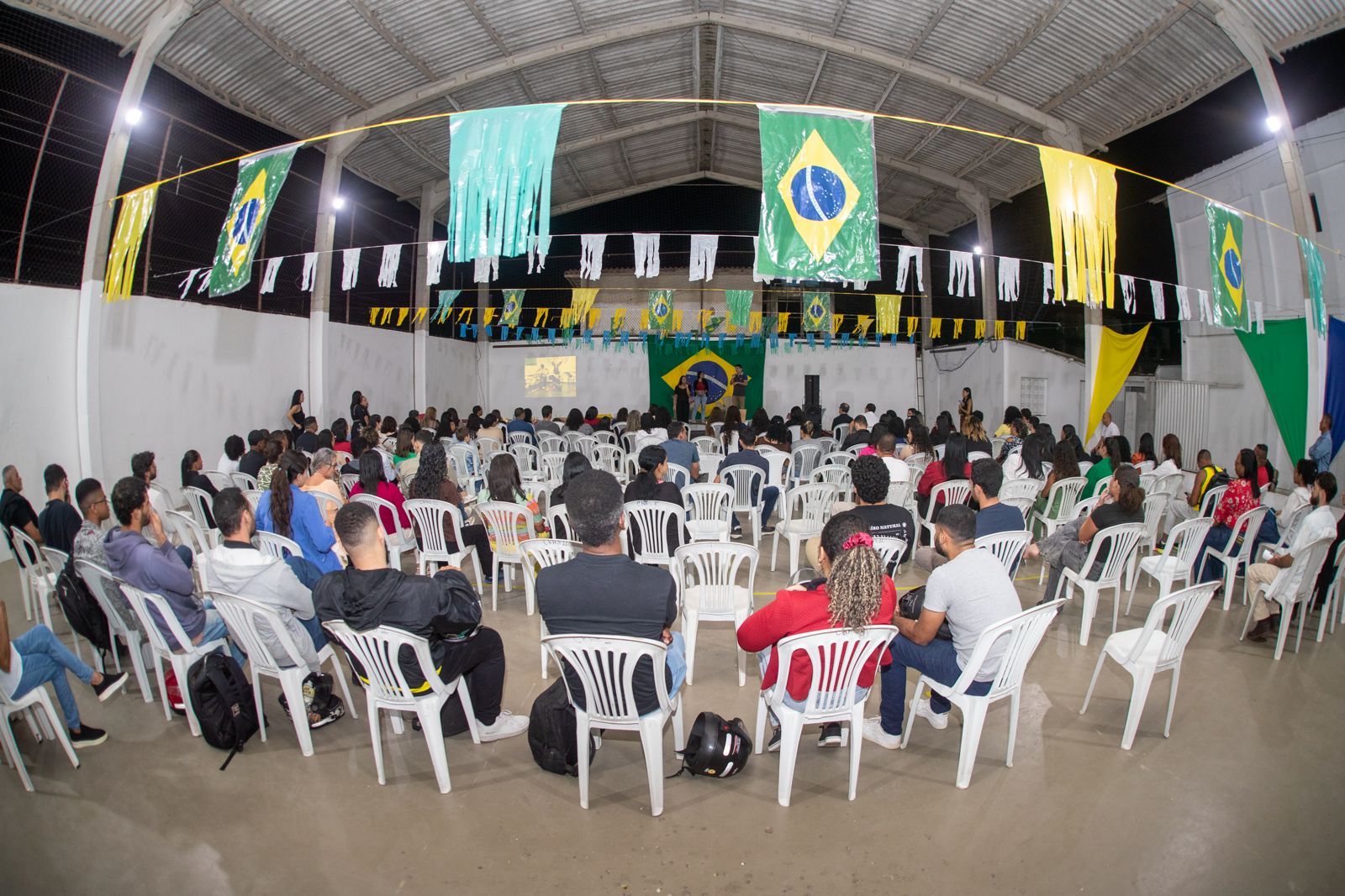 Oficina Conexão em Libras transforma aprendizado em ferramenta de inclusão social 