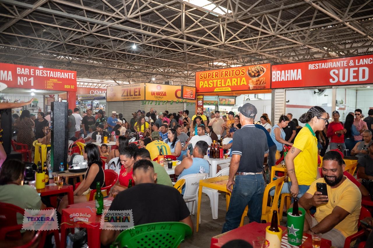 Teixeira Junina leva forró e animação ao tradicional Mercado Municipal