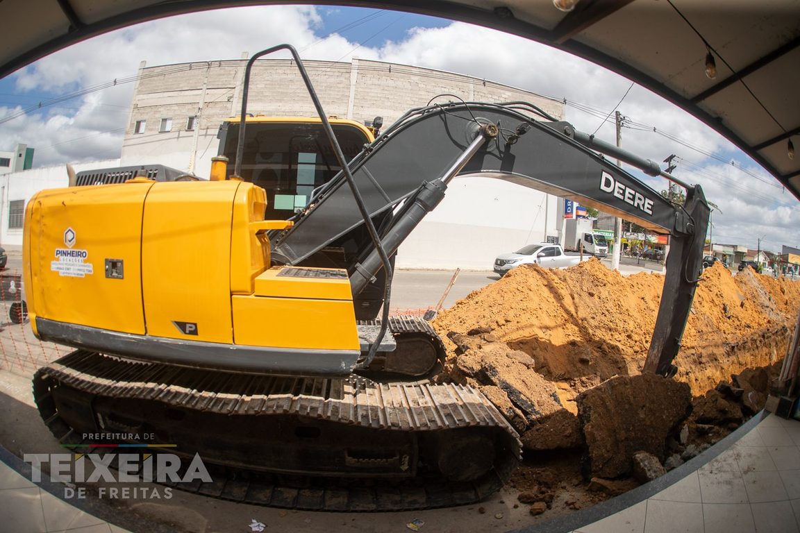 Teixeira de Freitas inicia drenagem e pavimentação na Rua Mauá, Bahia 5 Obras na Rua Mauá - drenagem e pavimentação