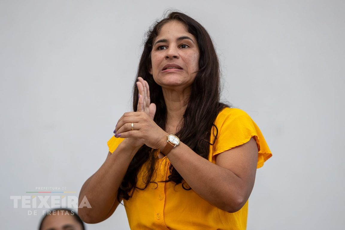 Participantes em debate