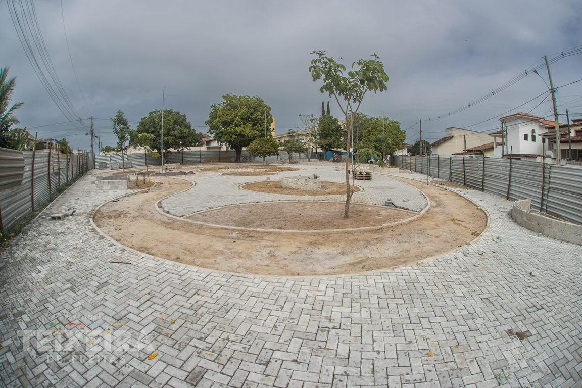 Obra da Praça do Recanto do Lago avança para novas etapas de execução em Teixeira de Freitas 9 WhatsApp Image 2026 08 17 at 22.52.39 2
