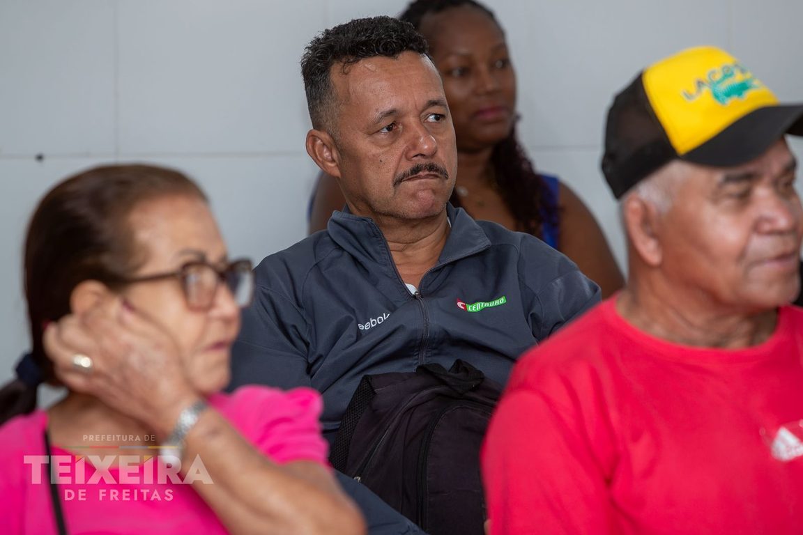 Setembro Amarelo orienta sobre saúde mental no Complexo Ubirajara, em Teixeira de Freitas (BA) 12 Equipe de saúde realizando testes