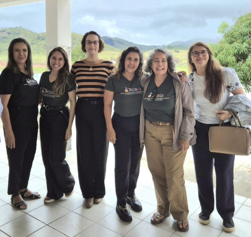 Projeto Itinerante leva equipe do CREI a escolas dos distritos de Teixeira de Freitas, Bahia 9 Reunião educativa com CREI