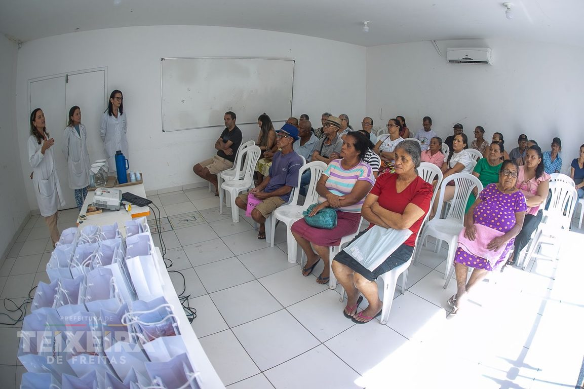CER IV entrega 40 aparelhos auditivos em Teixeira de Freitas e prevê mais 50 concessões nos próximos dias 7 Aparelhos de Amplificação Sonora Indivídual (AASI) sendo preparados para entrega.