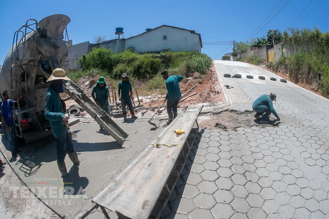 Trecho com pavimento concluído