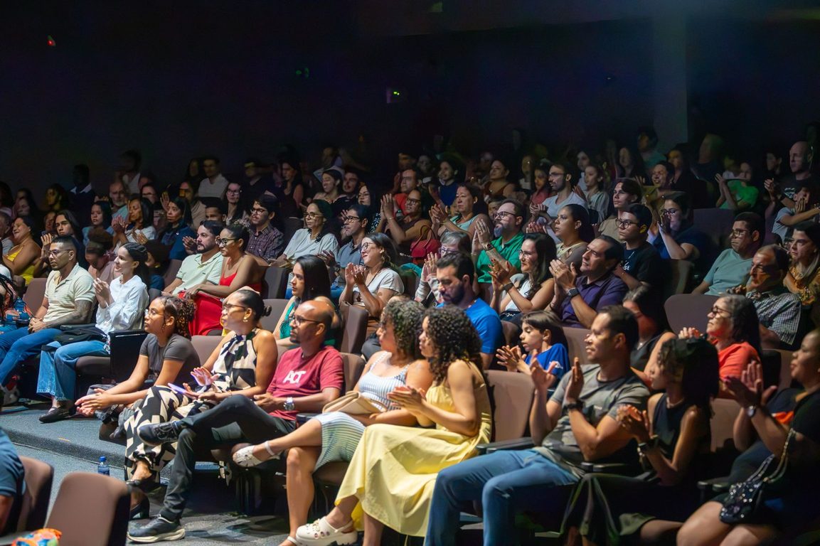 NEOJIBA comemora sete anos de atuação em Teixeira de Freitas com concertos no Teatro Escola 15 WhatsApp Image 2026 10 08 at 08.06.42 2