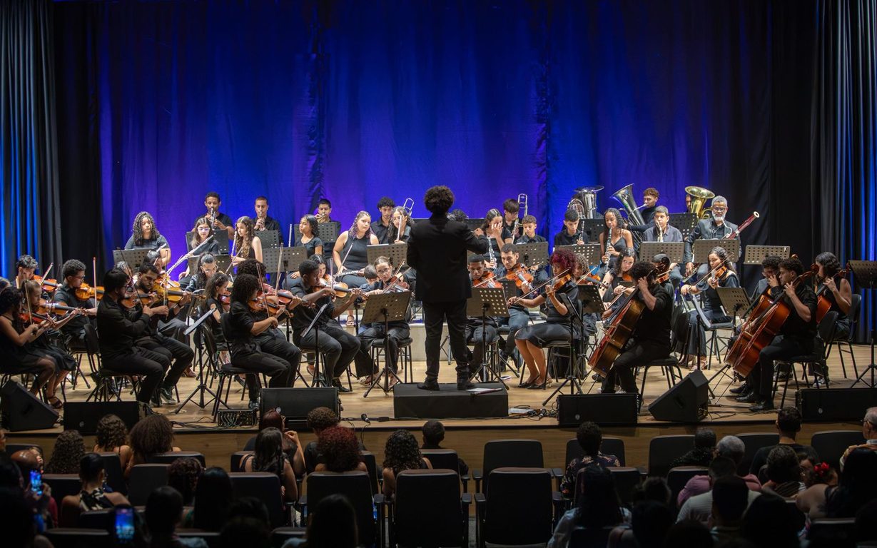 NEOJIBA comemora sete anos de atuação em Teixeira de Freitas com concertos no Teatro Escola 13 WhatsApp Image 2026 10 08 at 08.06.42 3