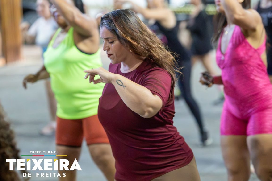 Teixeira de Freitas: noite de dança na praça reúne mais de 65 pessoas 30 WhatsApp Image 2026 10 24 at 12.39.41 3