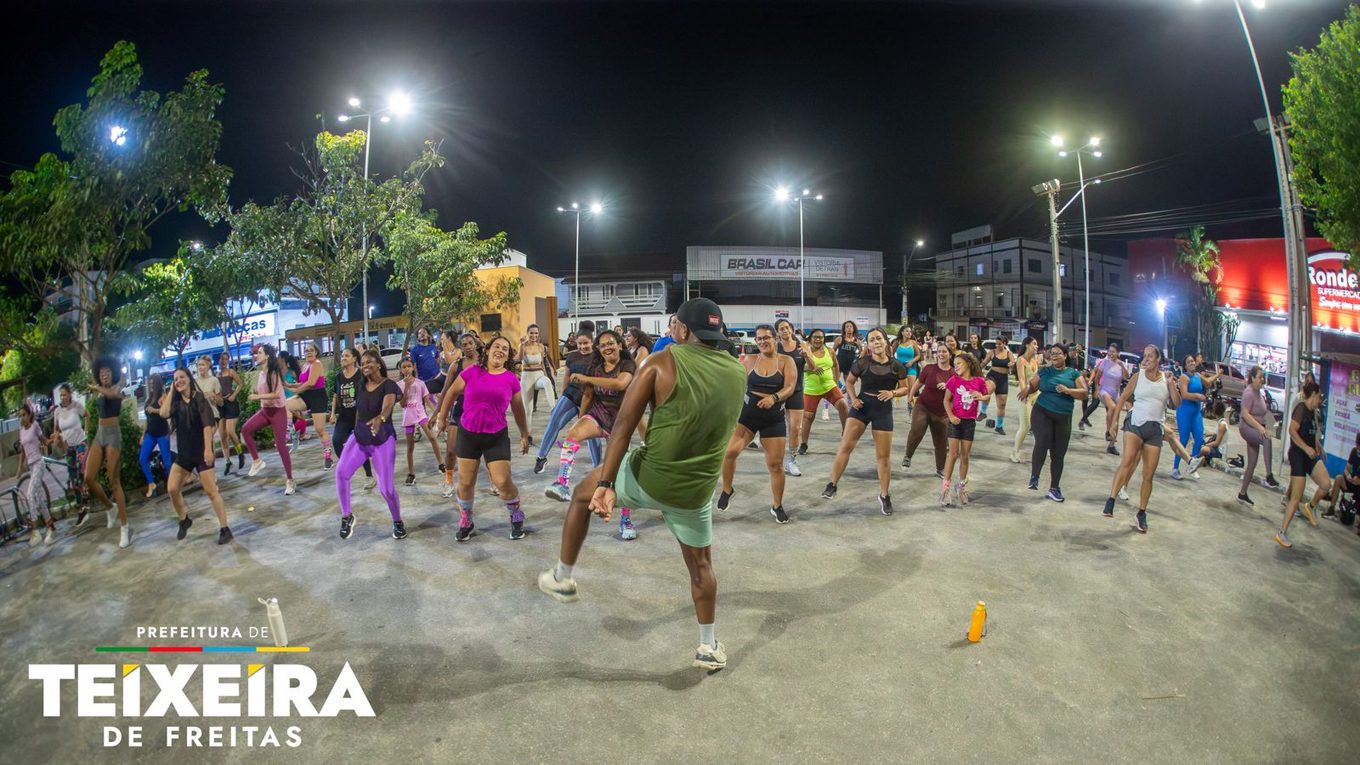 Teixeira de Freitas: noite de dança na praça reúne mais de 65 pessoas 34 WhatsApp Image 2026 10 24 at 12.39.42 2