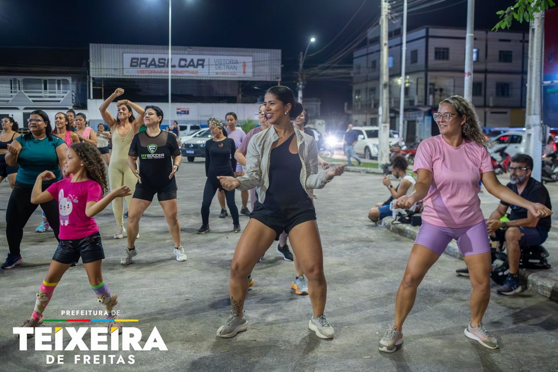 Teixeira de Freitas: noite de dança na praça reúne mais de 65 pessoas 35 WhatsApp Image 2026 10 24 at 12.39.42 3