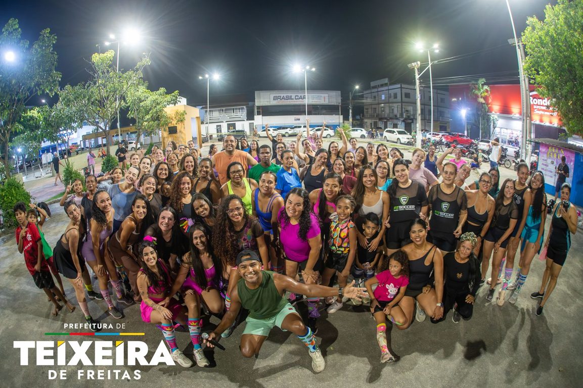 Teixeira de Freitas: noite de dança na praça reúne mais de 65 pessoas 27 WhatsApp Image 2026 10 24 at 12.39.43 2